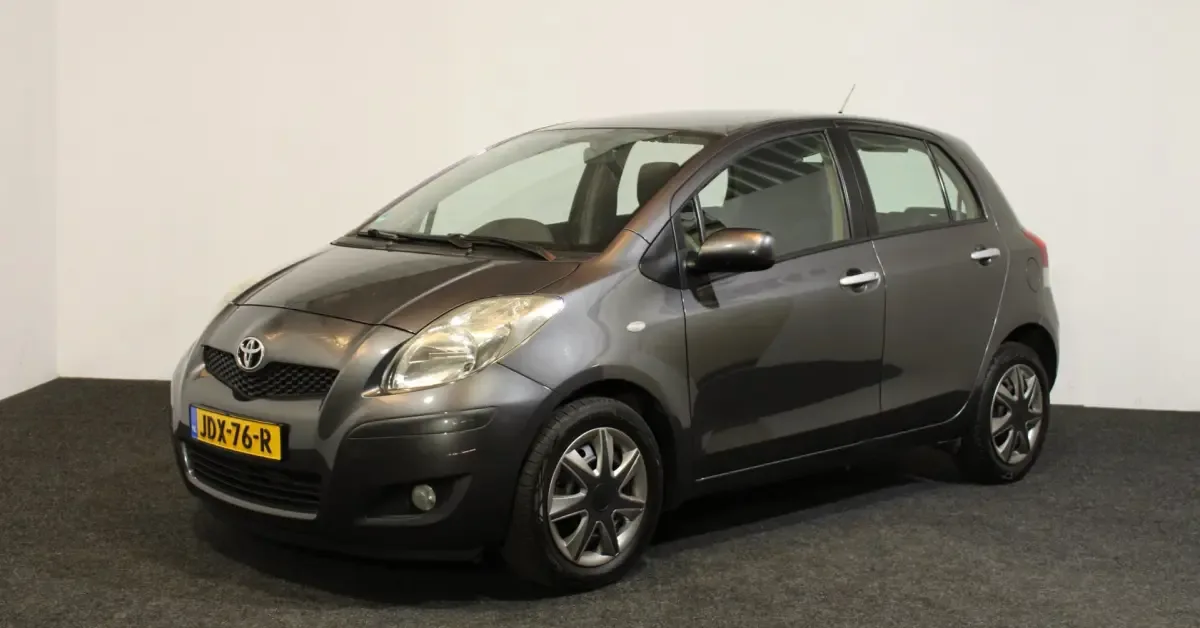Toyota Yaris (2011) — foto 1