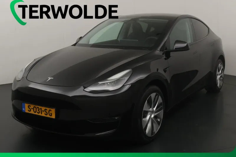 Tesla Model Y (2023)