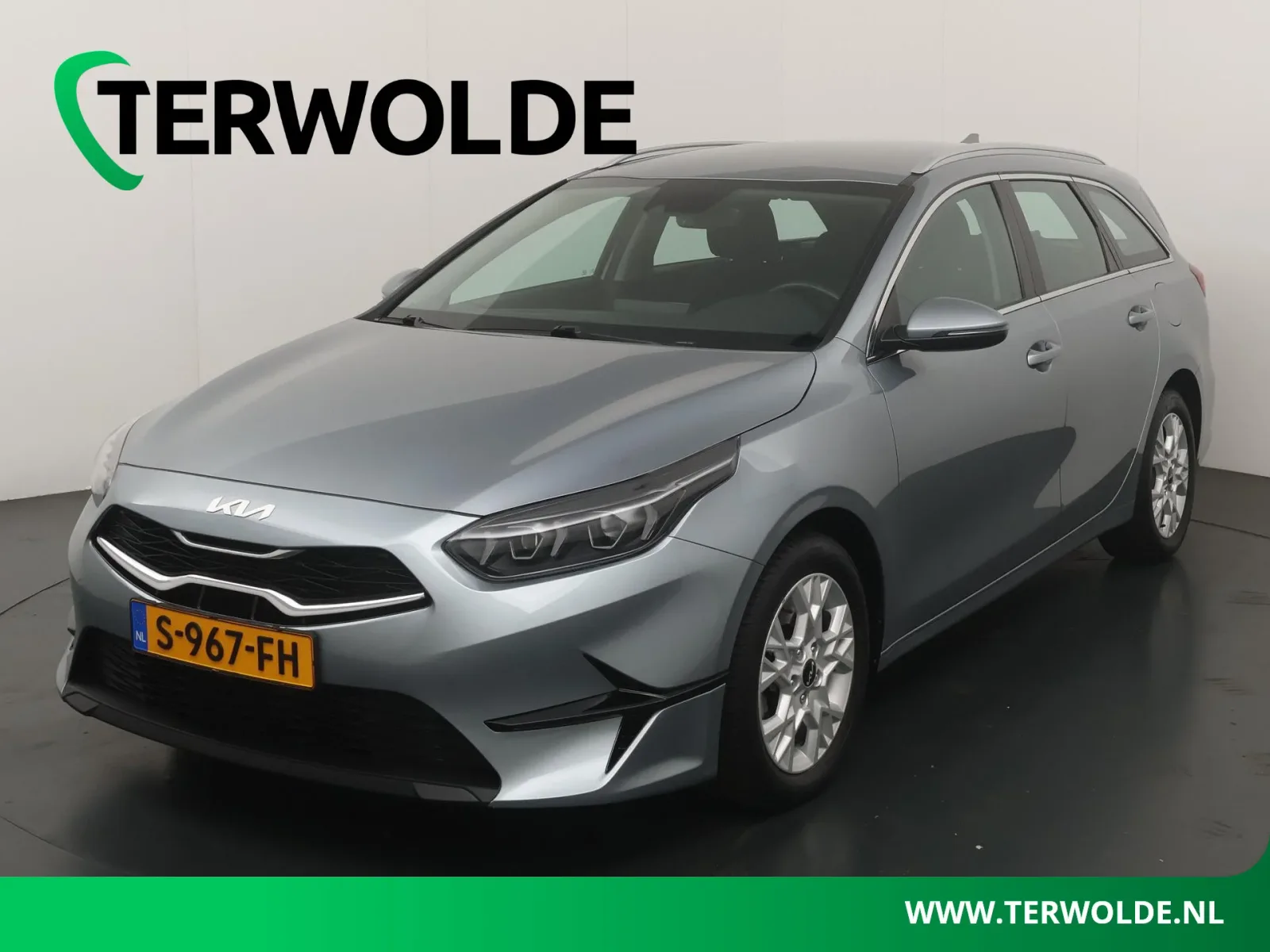 Kia Ceed Sportswagon (2023) — foto 1