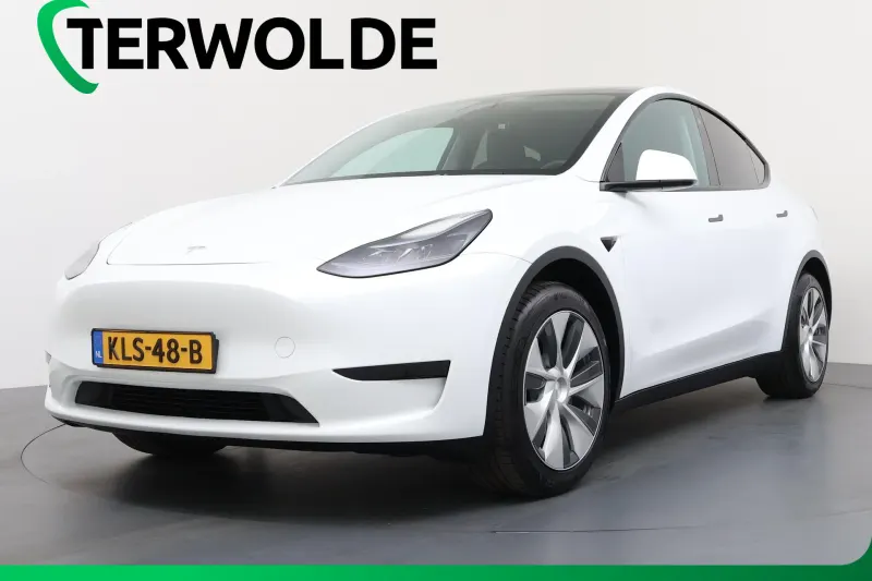 Tesla Model Y (2023)