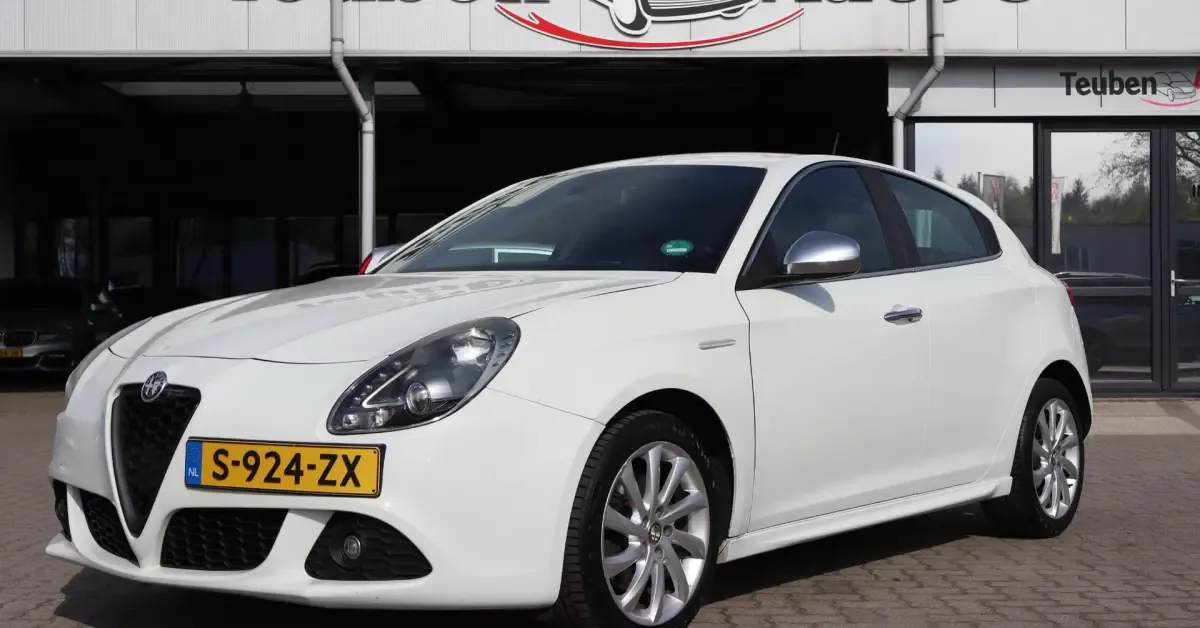 Alfa Romeo Giulietta (2012) — foto 1