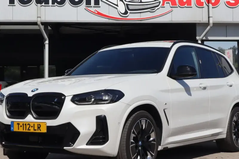 BMW iX3 (2023)