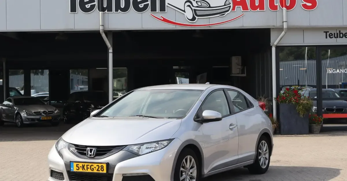 Honda Civic (2013) — foto 1