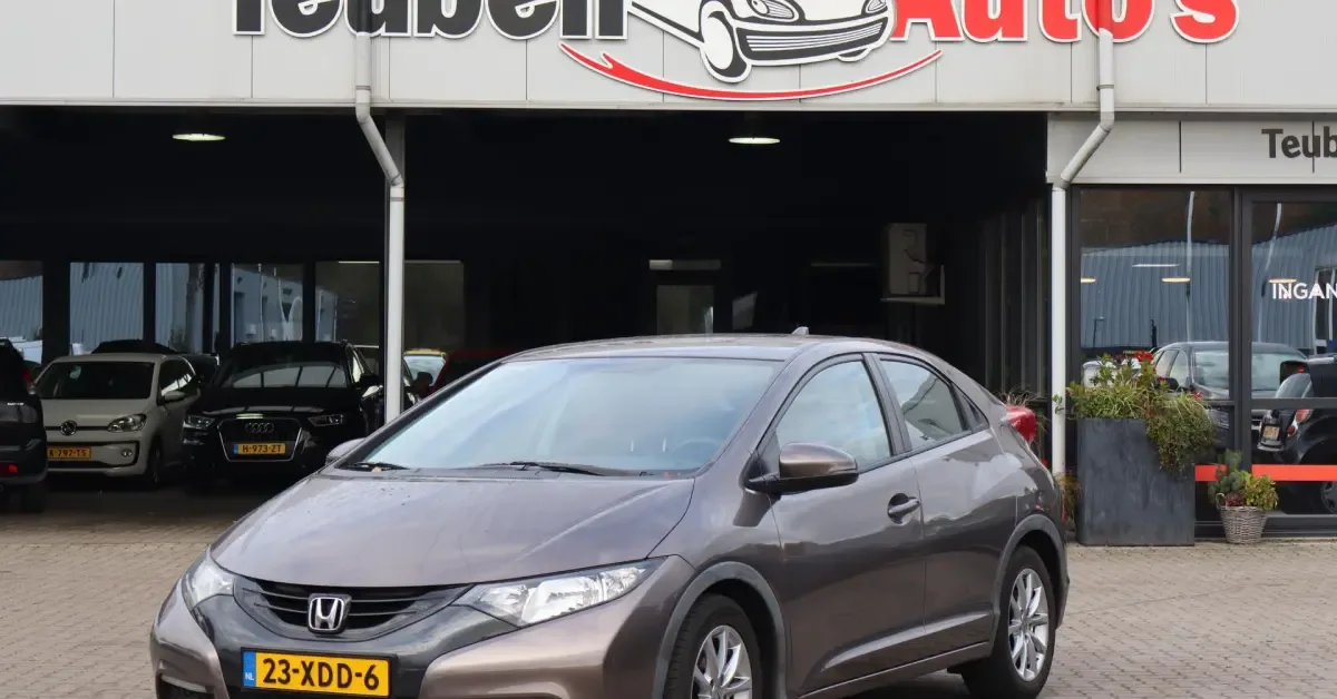 Honda Civic (2012) — foto 1