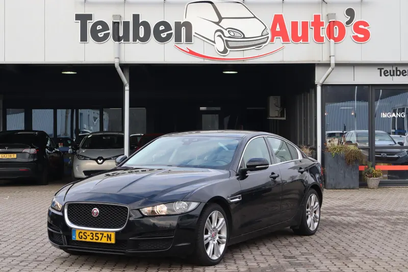 Jaguar XE (2015)