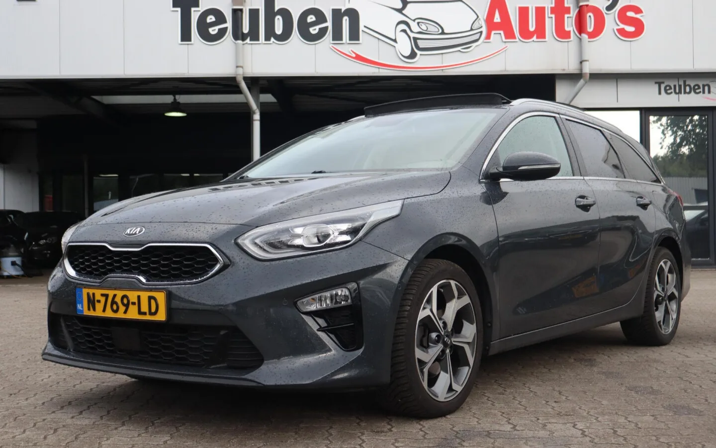 Kia Ceed Sportswagon (2018) — foto 1