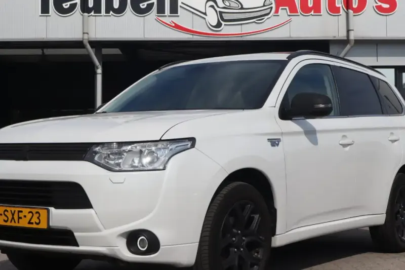 Mitsubishi Outlander (2013)