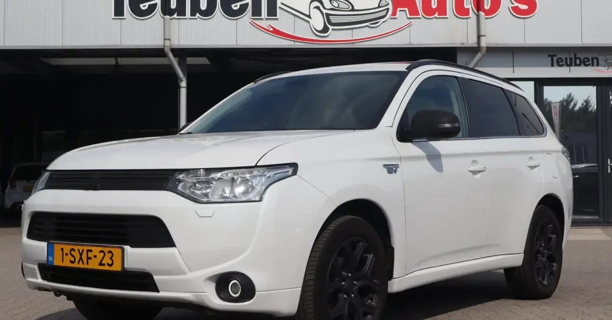 Mitsubishi Outlander (2013) — foto 1