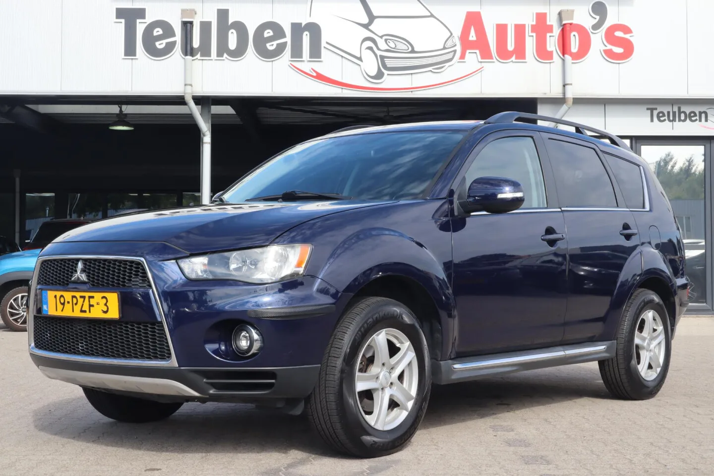Mitsubishi Outlander (2011) — foto 1