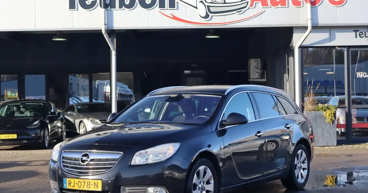 Opel Insignia (2012) — foto 1