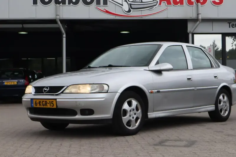 Opel Vectra (2000)