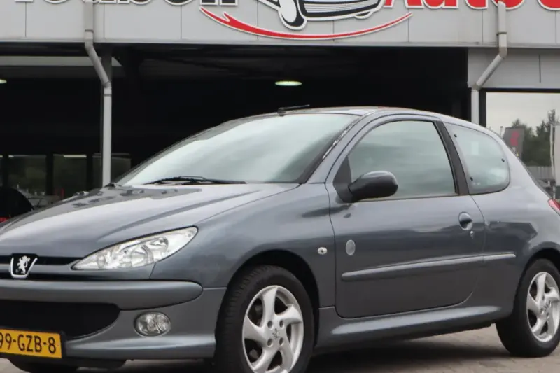 Peugeot 206 (2008)
