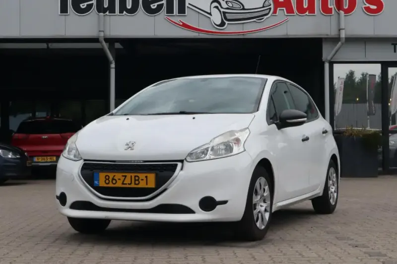 Peugeot 208 (2012)