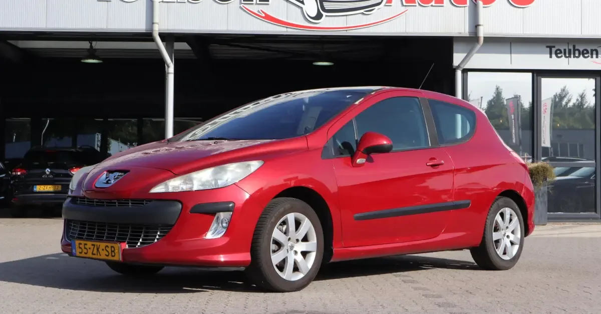 Peugeot 308 (2008) — foto 1