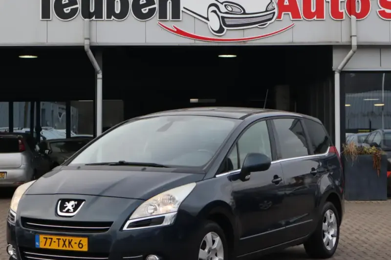 Peugeot 5008 (2012)