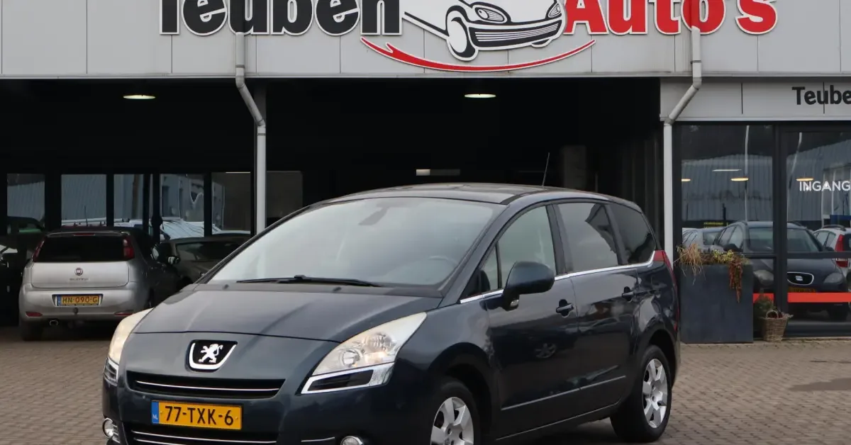 Peugeot 5008 (2012) — foto 1