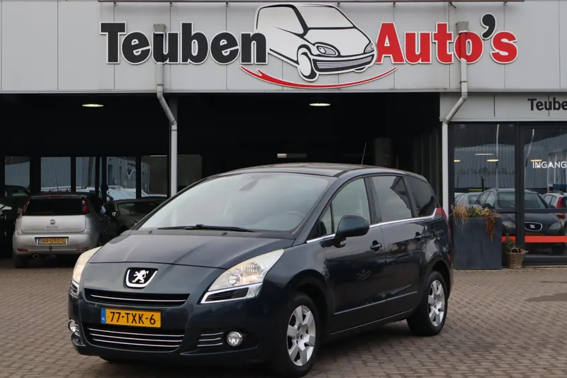Peugeot 5008 (2012)
