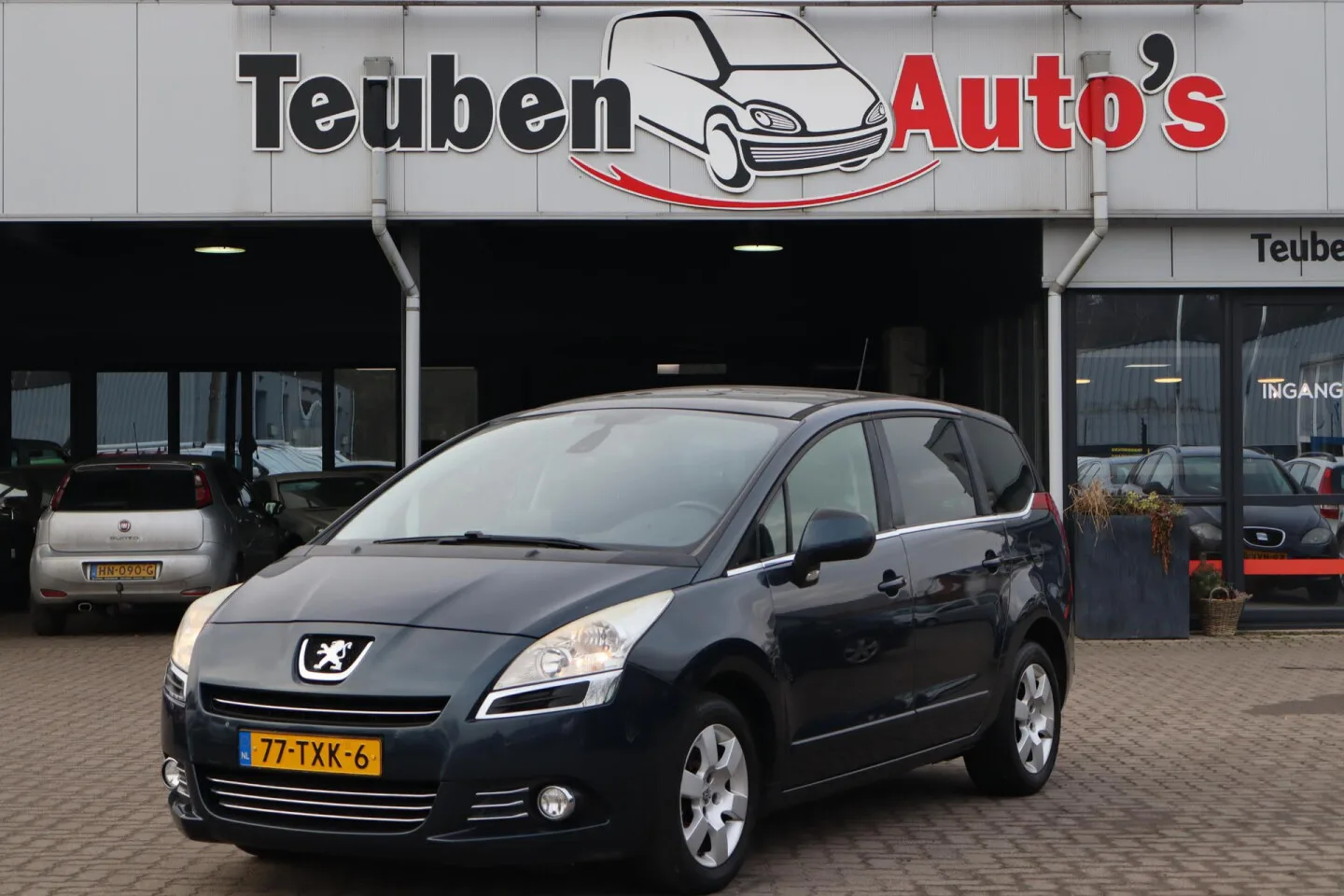 Peugeot 5008 (2012) — foto 1