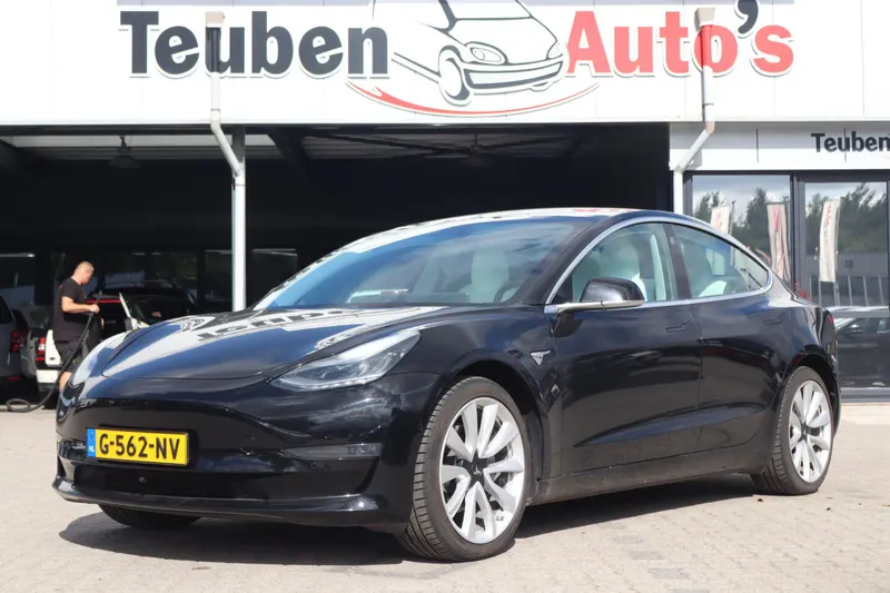 Tesla Model 3 (2019)