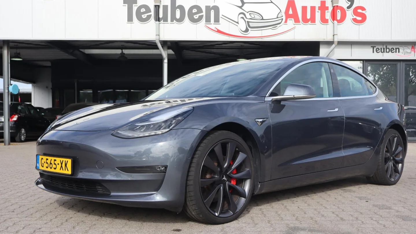 Tesla Model 3 (2019) — foto 1
