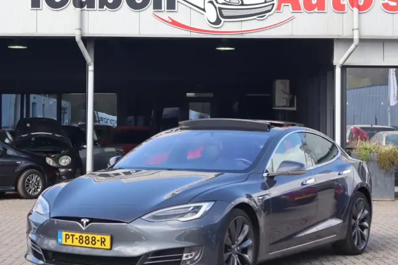 Tesla Model S (2017)