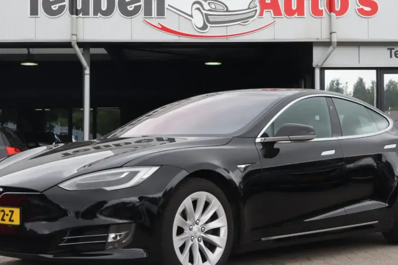 Tesla Model S (2018)
