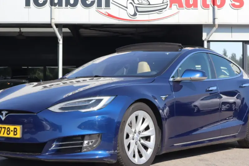 Tesla Model S (2017)
