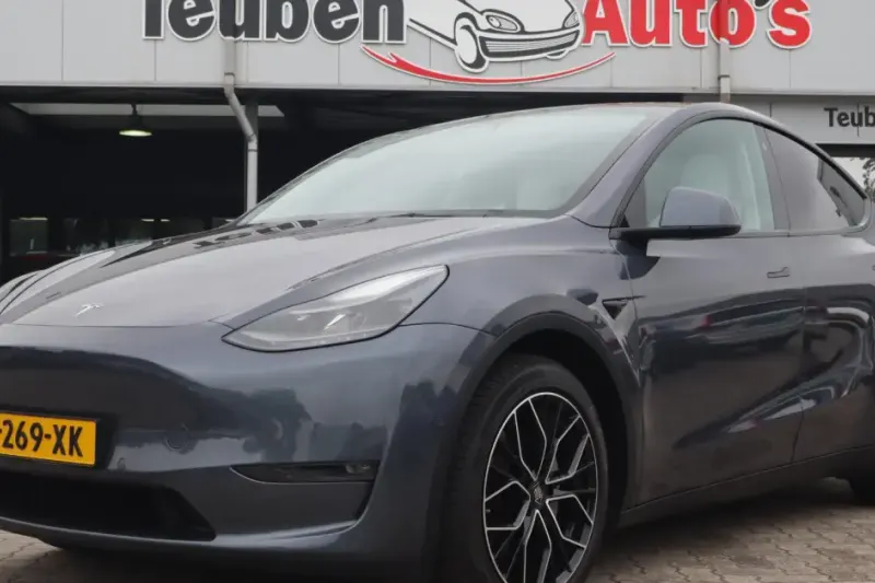 Tesla Model Y (2021)