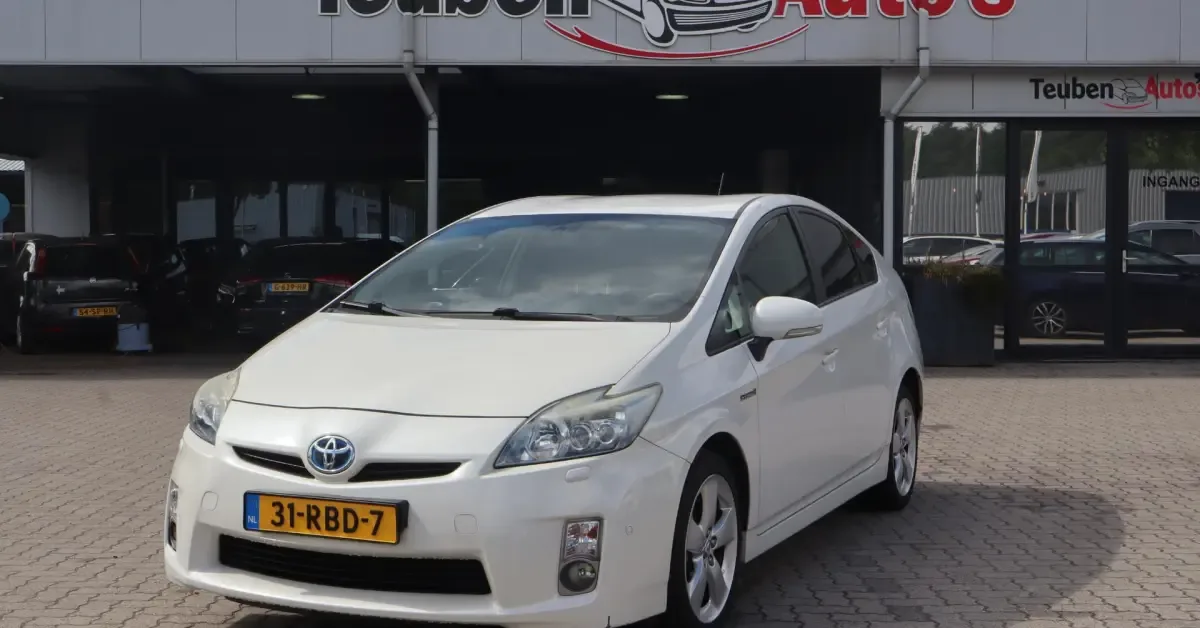 Toyota Prius (2011) — foto 1
