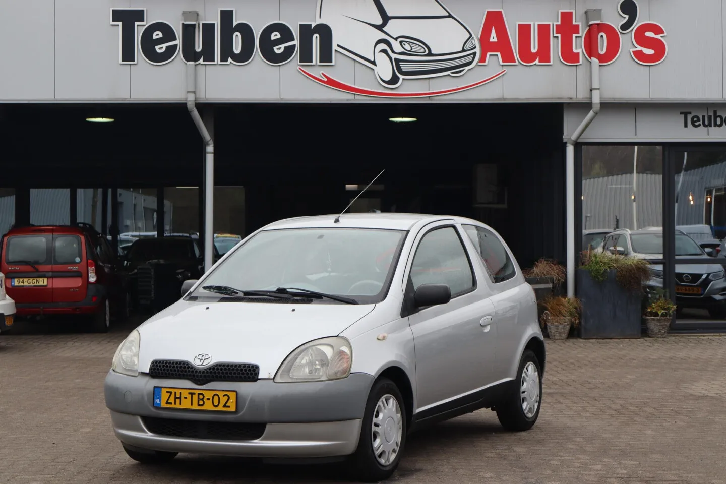 Toyota Yaris (1999) — foto 1