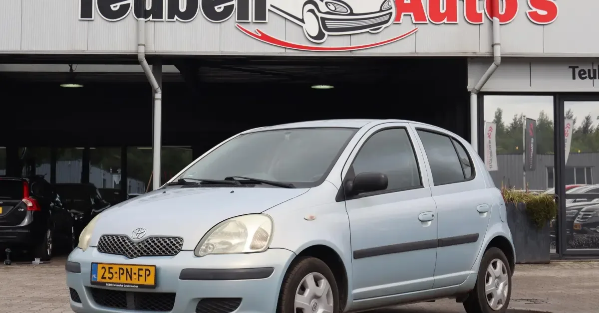 Toyota Yaris (2004) — foto 1