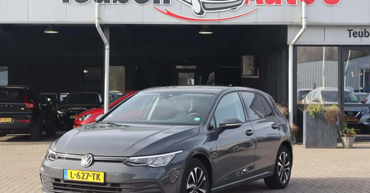 Volkswagen Golf (2020) — foto 1