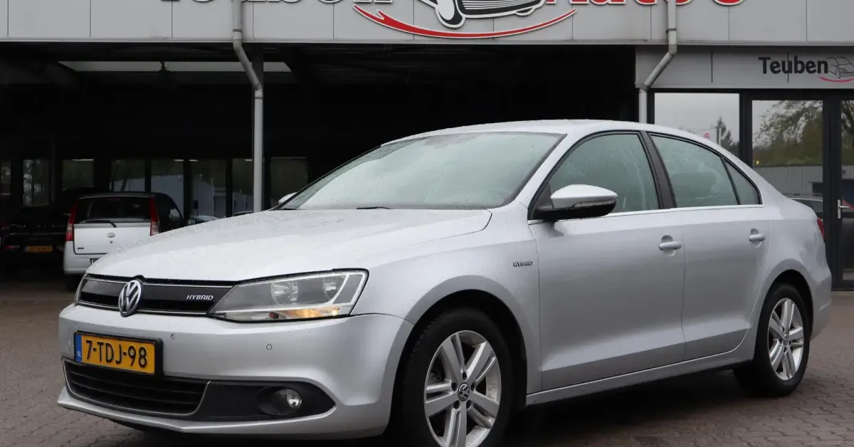 Volkswagen Jetta (2013) — foto 1
