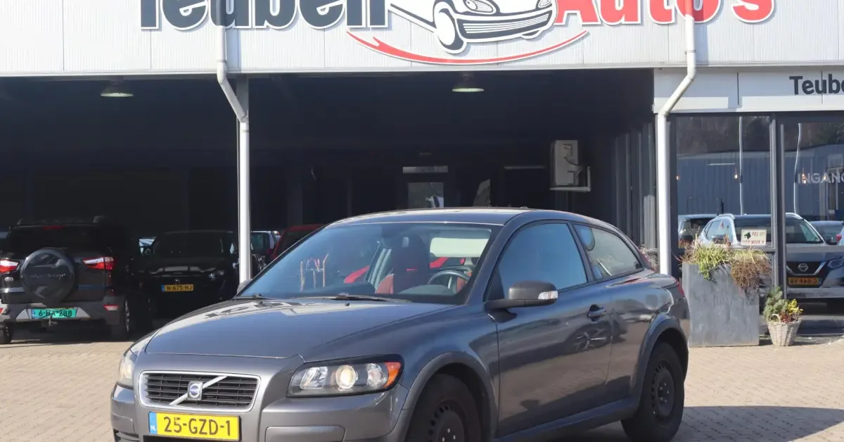Volvo C30 (2008) — foto 1