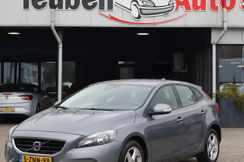Volvo V40 (2015)