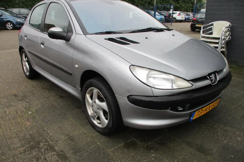 Peugeot 206 (2002)