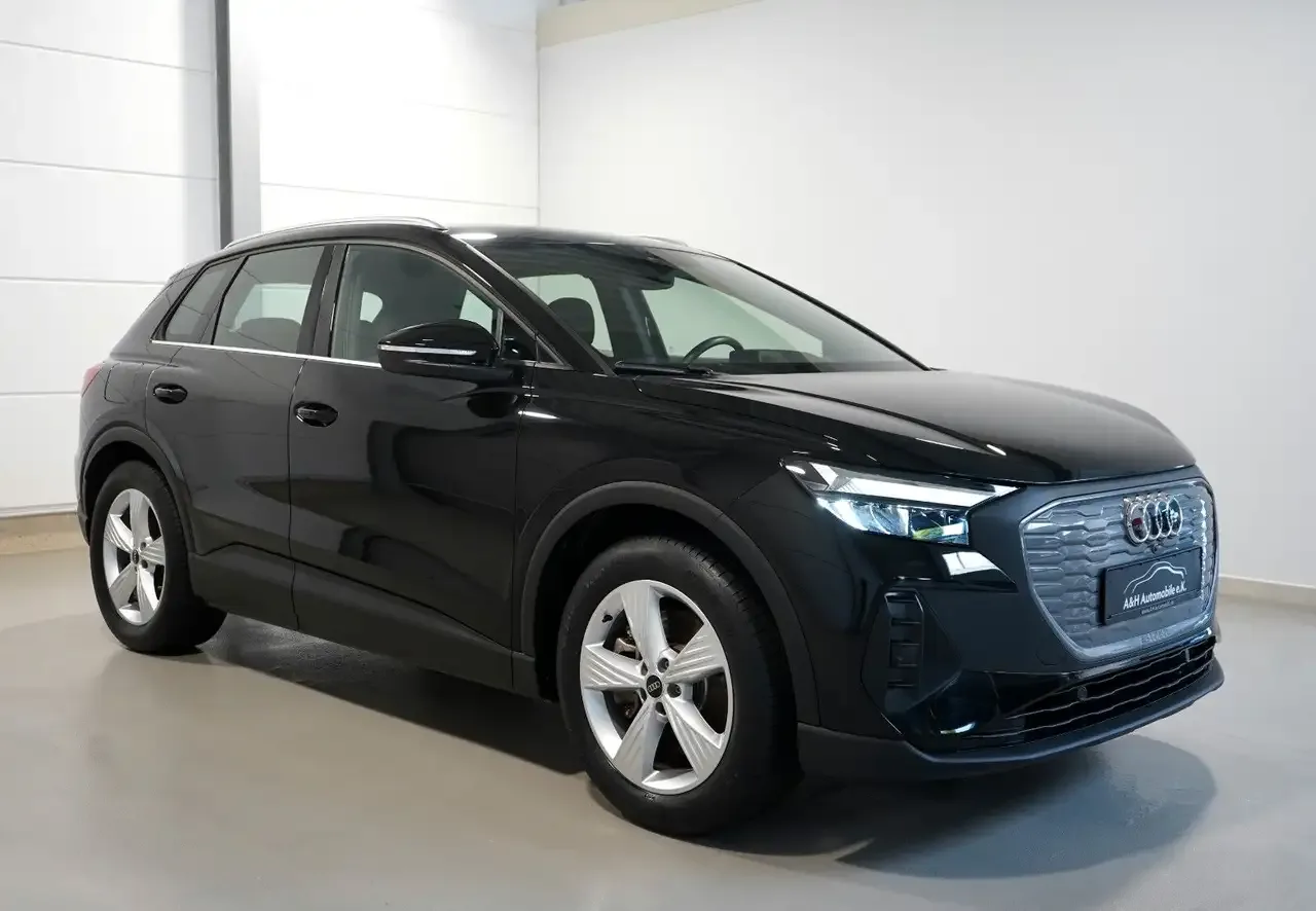 Audi Q4 e-tron (2023) — foto 1