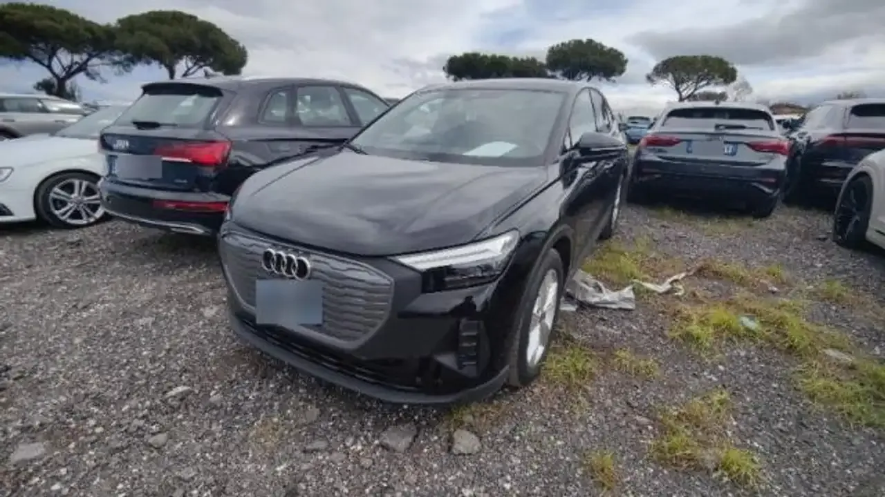 Audi Q4 e-tron (2024) — foto 1