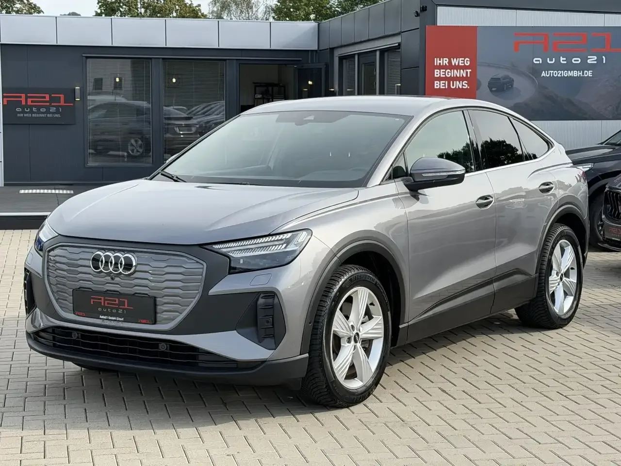 Audi Q4 e-tron (2023) — foto 1