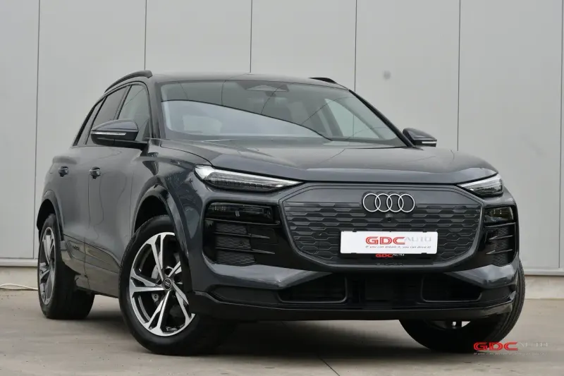 Audi Q6 e-tron (2025)