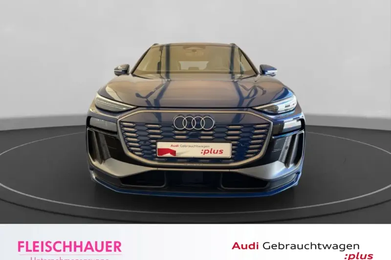 Audi Q6 e-tron (2024)
