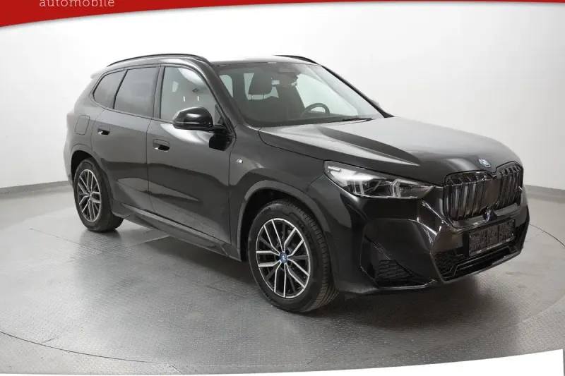 BMW iX1 (2023)