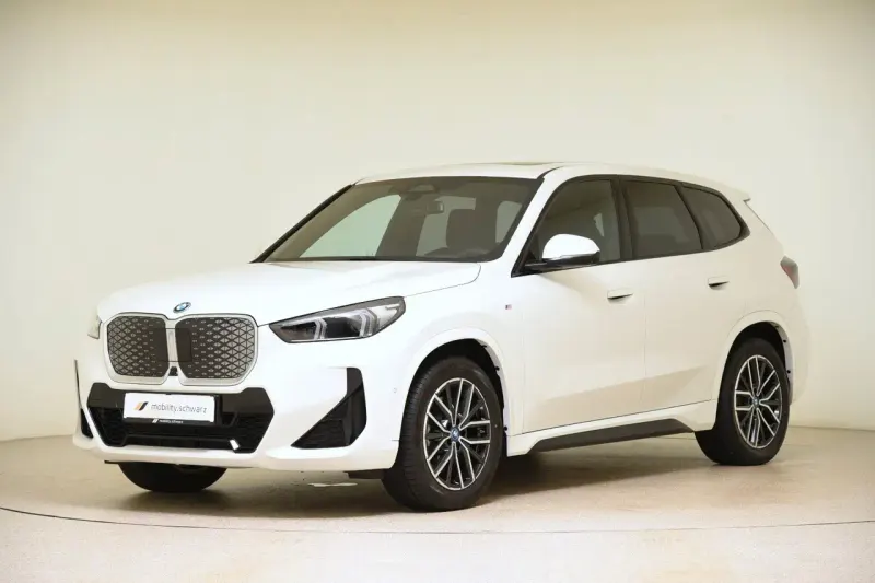 BMW iX1 (2024)