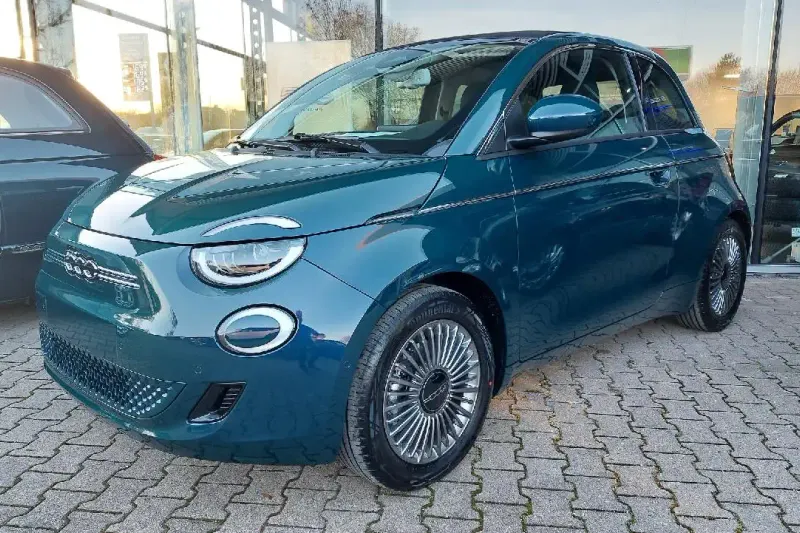 Fiat 500e (2023)