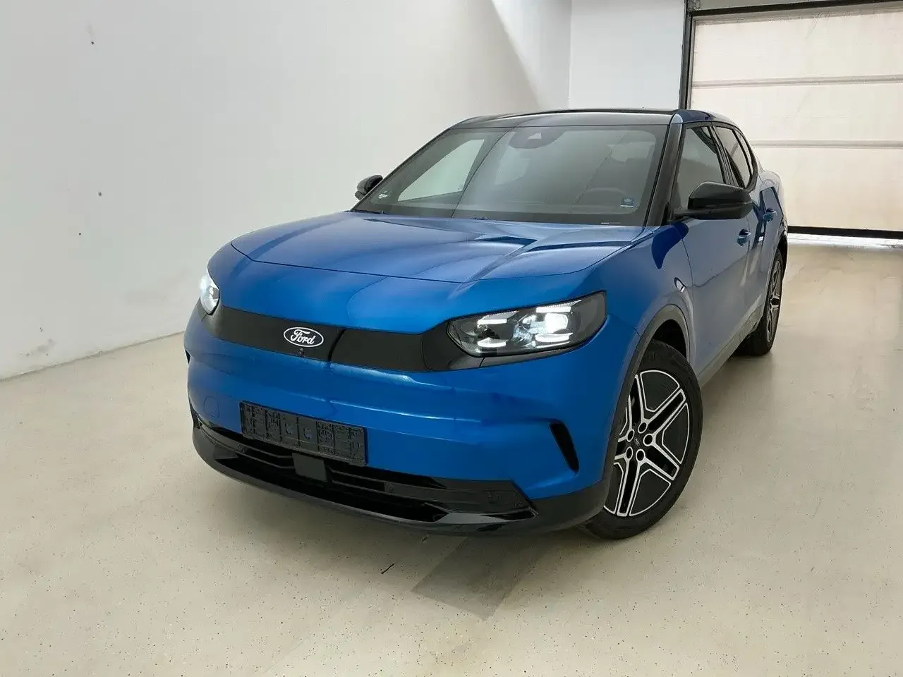 Ford Capri Premium (2025) — foto 1