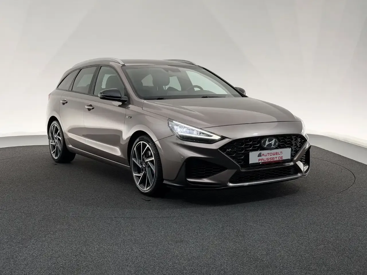 Hyundai i30 (2022) — foto 1