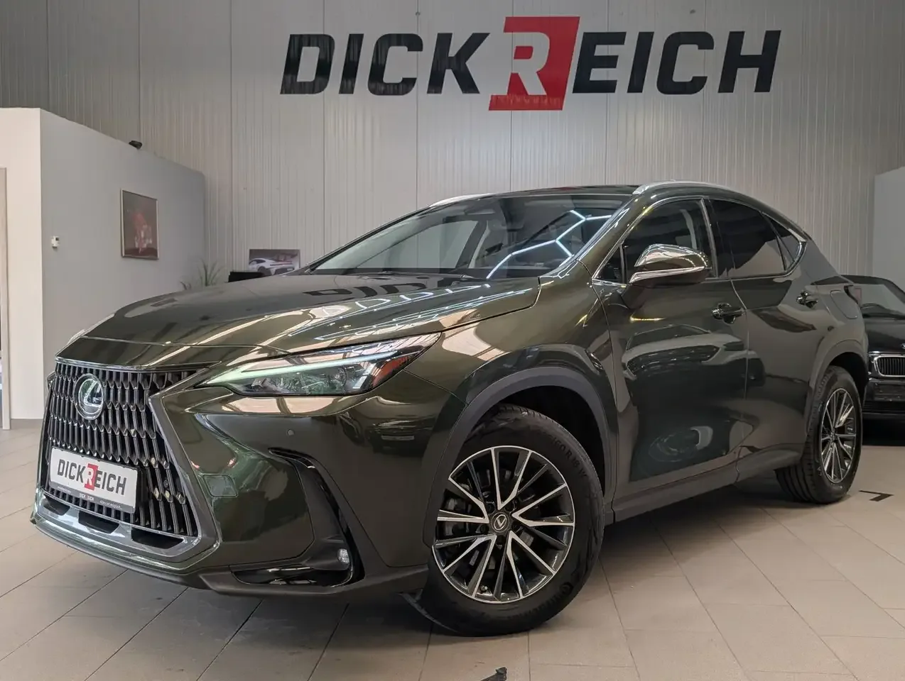 Lexus NX (2023) — foto 1