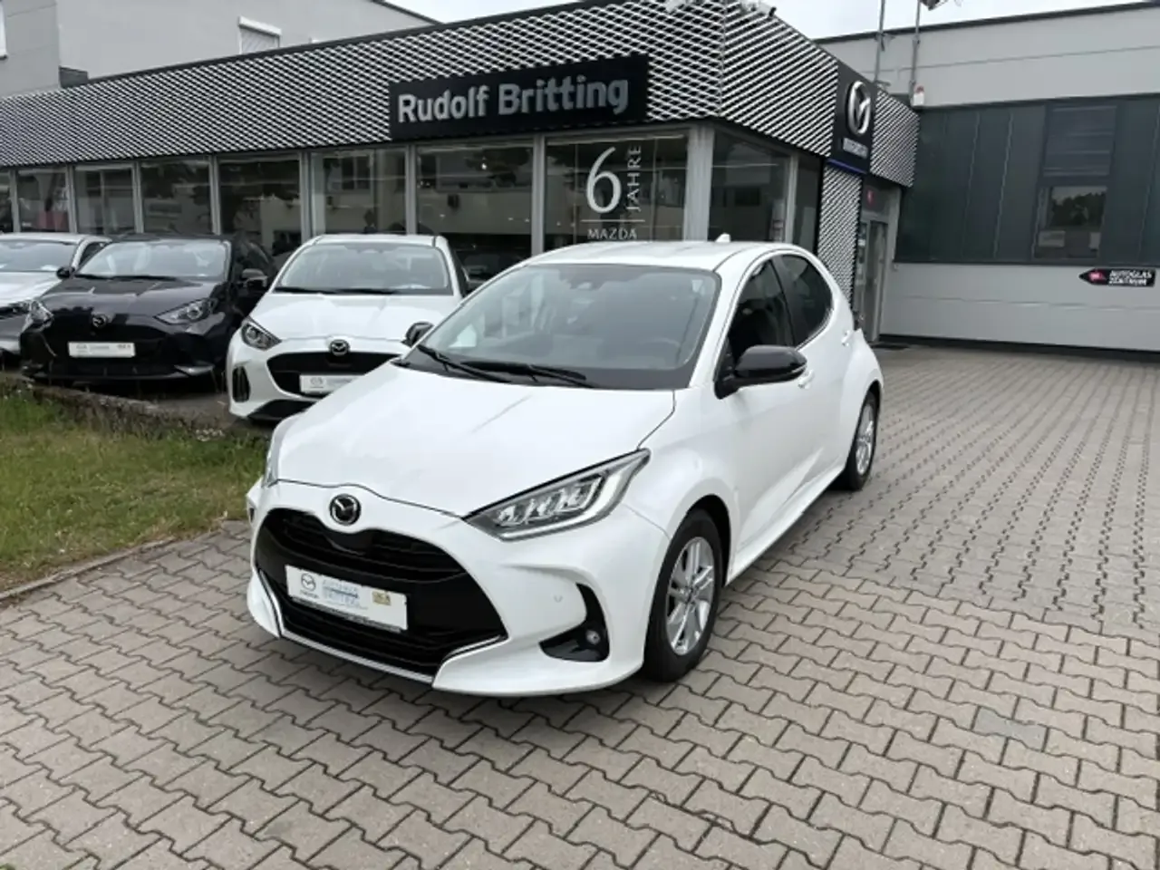 Mazda 2 (2023) — foto 1