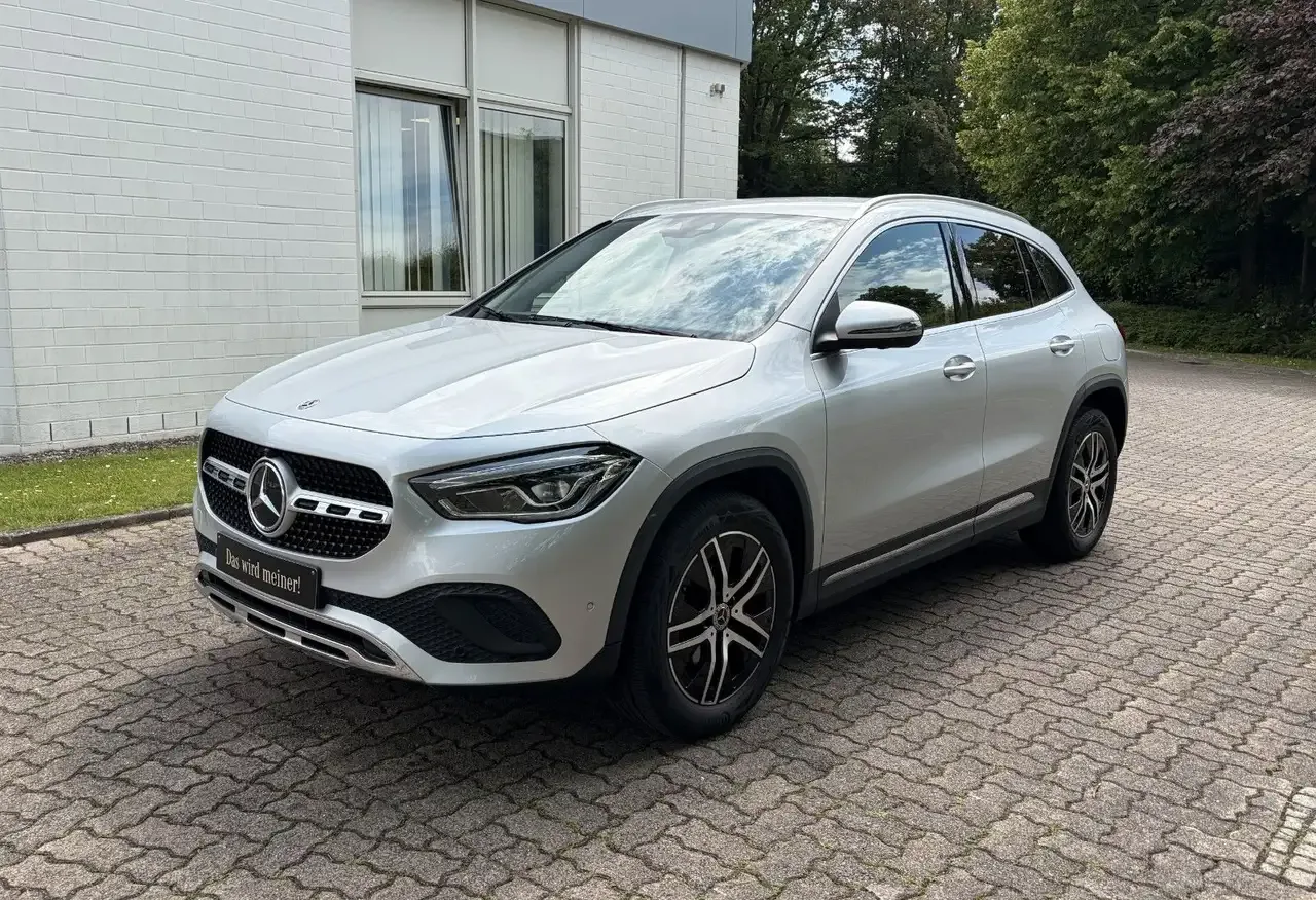 Mercedes-Benz GLA (2020) — foto 1