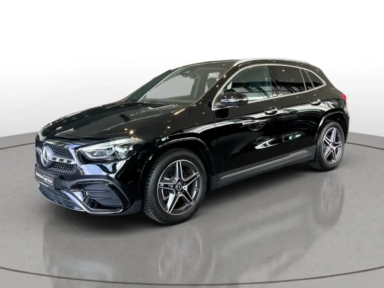 Mercedes-Benz GLA (2025) — foto 1